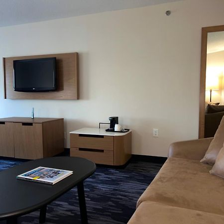 Fairfield Inn & Suites Detroit Фармингтон-Хиллз Экстерьер фото