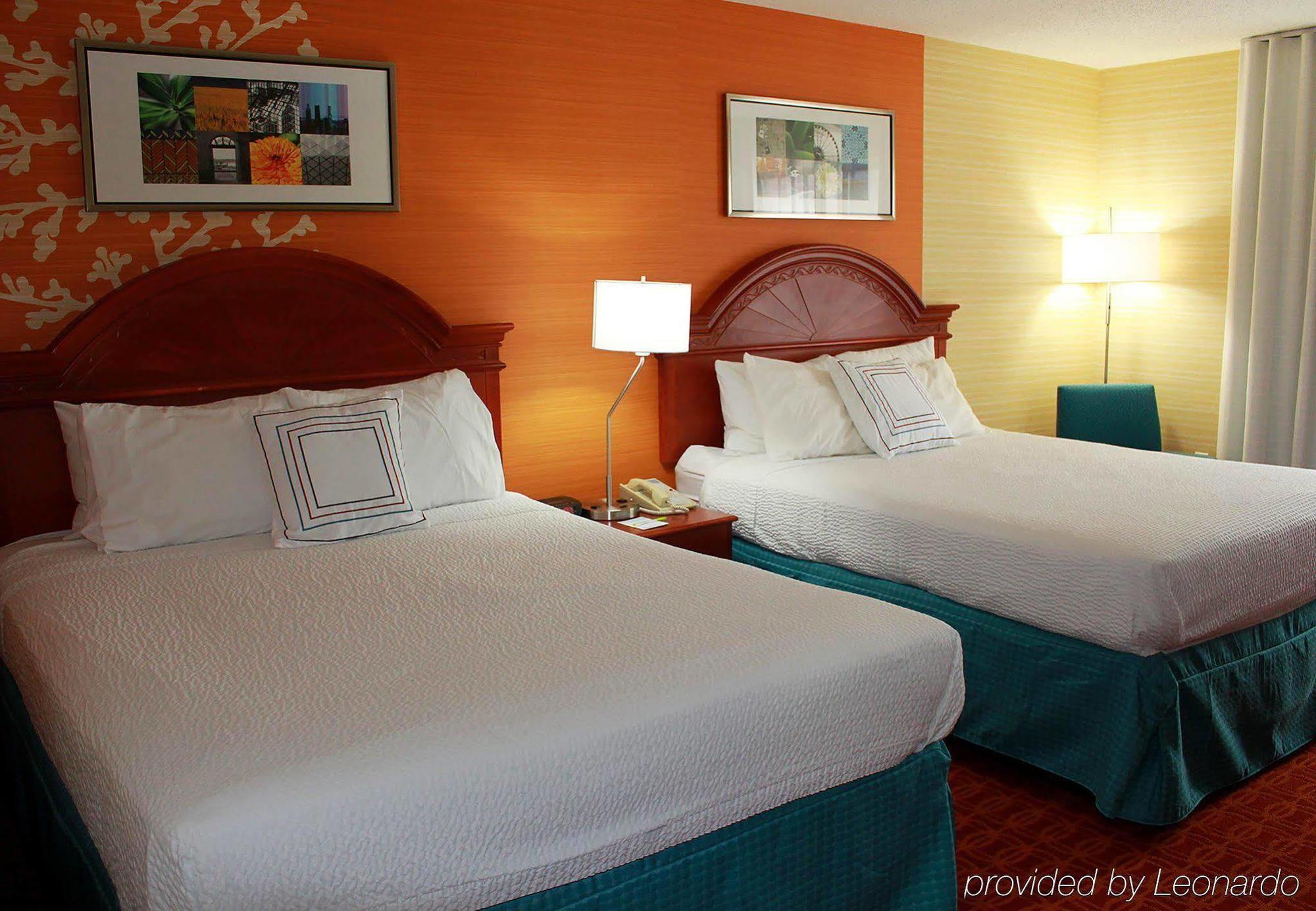 Fairfield Inn & Suites Detroit Фармингтон-Хиллз Экстерьер фото